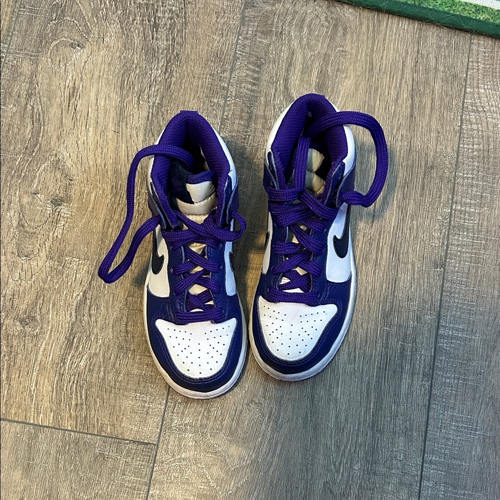 Nike Kids Sneakers in Purple and White